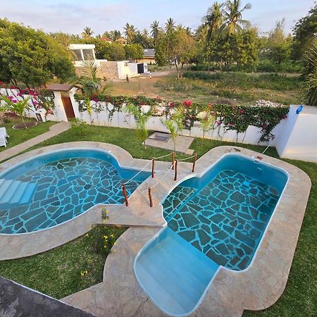 Nyumba Tamu Bed & Breakfast Watamu Exterior foto