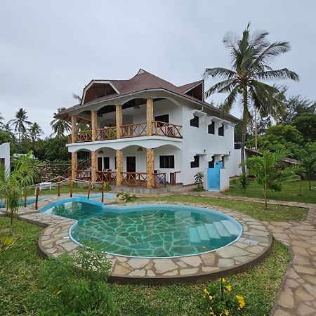 Nyumba Tamu Bed & Breakfast Watamu Exterior foto